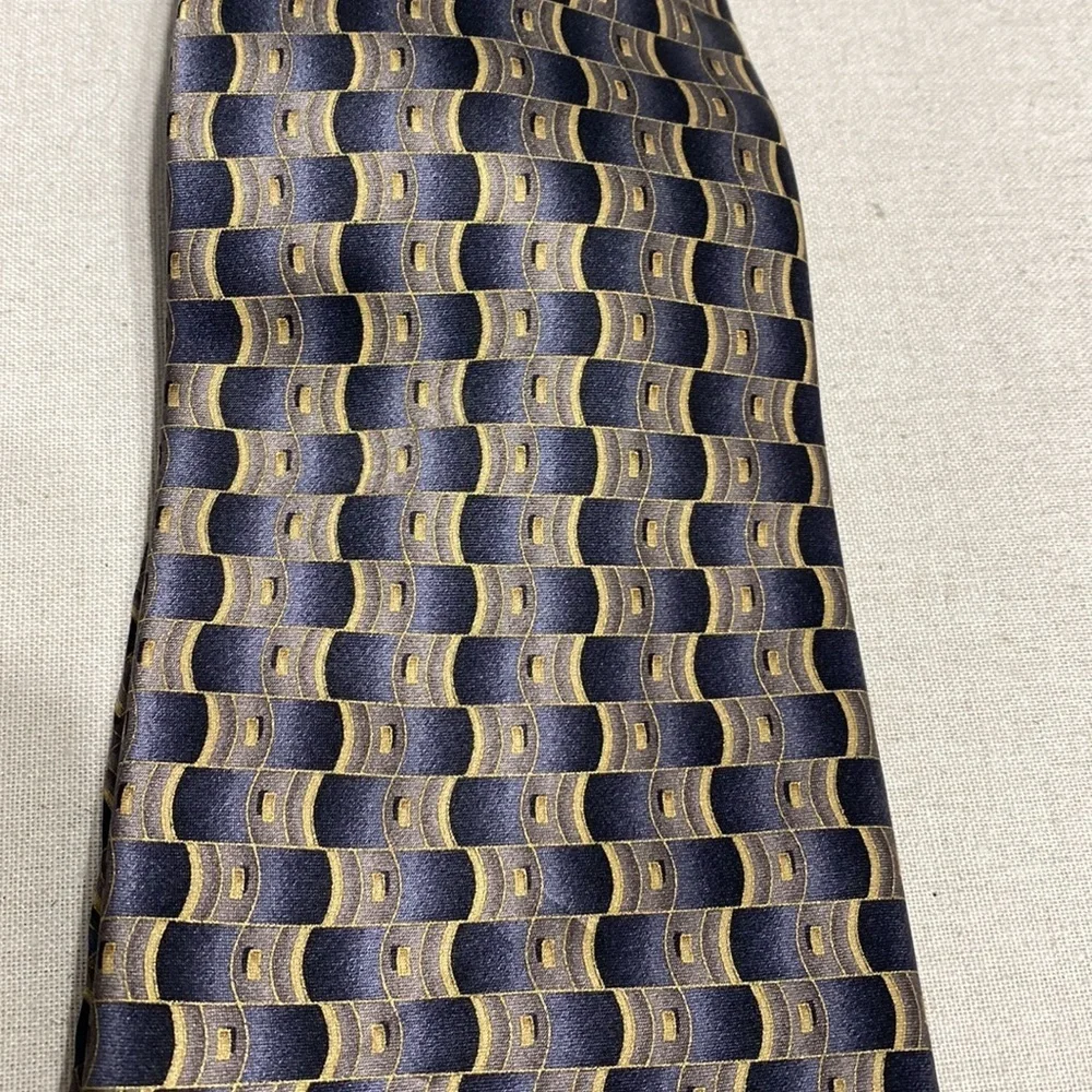 Silk Tie - Picture 2 of 5